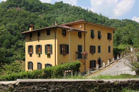 Apartment Poesia Bagni di Lucca Bagian luar foto